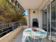 Port Fréjus - T2 en étage élevé avec belle terrasse et garage — photo 2