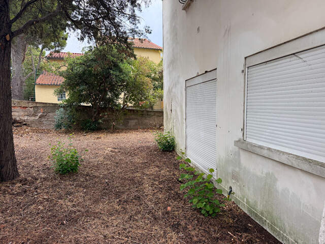 Appartement Sete 4 pièce(s) 74 m2 Jardin 200m2 env  2 parkings — photo du bien