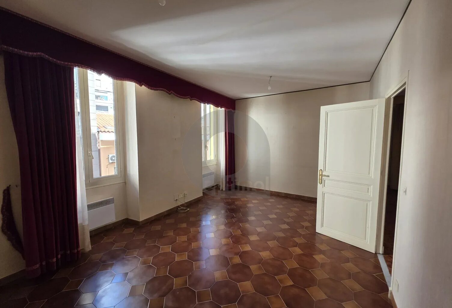 GRAND APPARTEMENT TROIS PIECES MENTON GARE ROUTIERE — photo 1