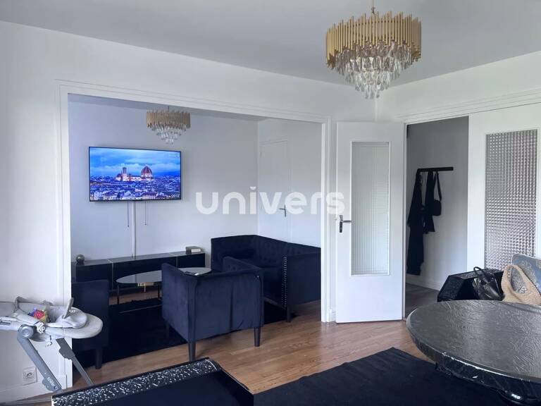 Appartement - T4  avec 2 balcons - GARAGE ET CAVE — photo 1