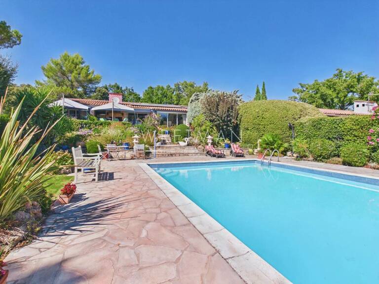 Villa plain-pied avec piscine dans domaine sécurisé - Seillans — photo 1