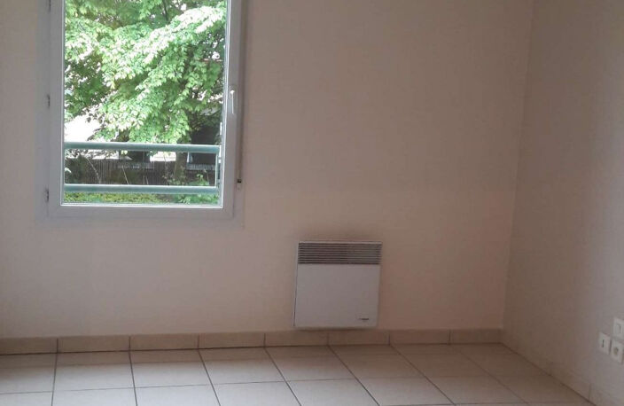 T2 AVEC PARKING ET BALCON — photo 4