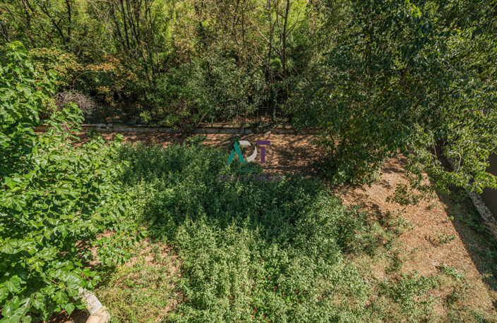 PT DE CLAIX T5 neuf au dernier étage d'une maison de Maître — photo 3
