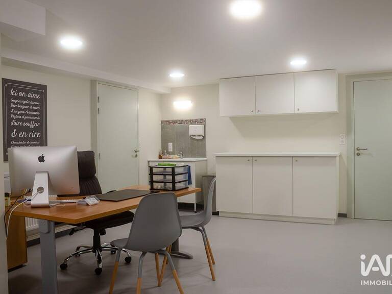 Location Local d'activités 50 m&sup2; — photo 1