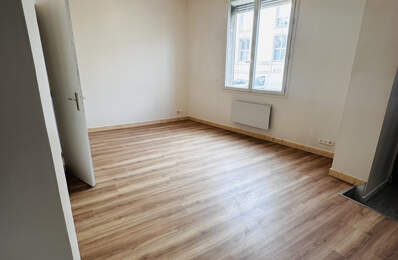 Studio rénové - disponible immédiatement — photo du bien