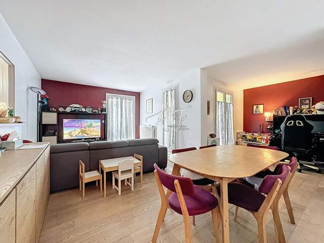Appartement lumineux proche des écoles — photo du bien