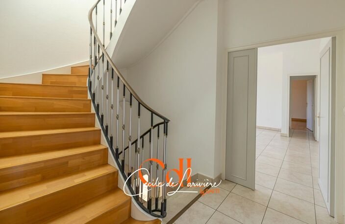 RARE SUR LE MARCHÉ  MAISON DE VILLE AVEC JARDIN + LOCAL COMMERCIAL LOUE — photo 2