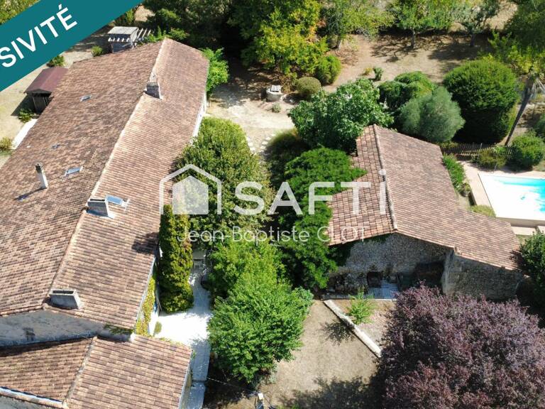 Longère 325 m² sur une parcelle de 5570 m² — photo 1