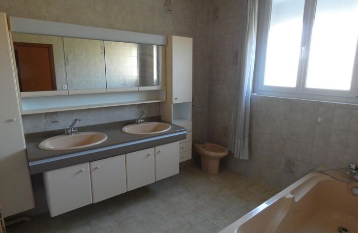 Maison de type 5 mitoyenne 135 m² environ. — photo 4