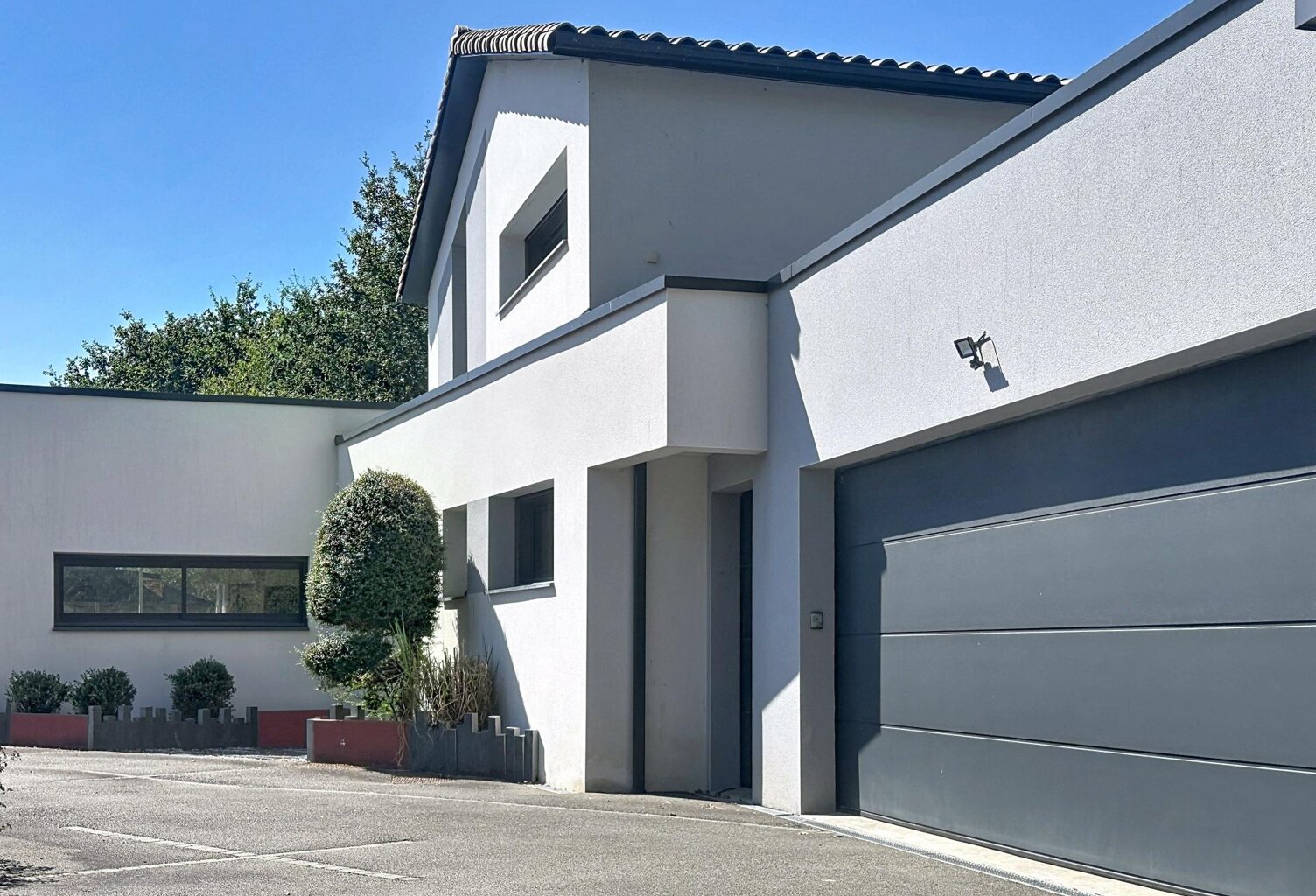Elégante propriété de 195m² avec piscine — photo 1