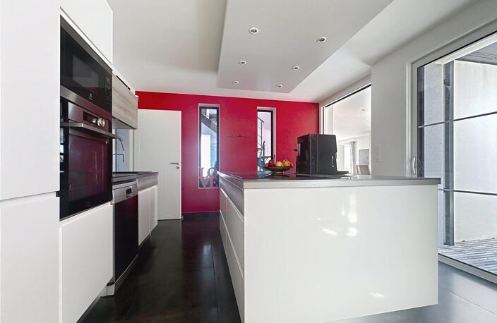 Elégante propriété de 195m² avec piscine — photo 4