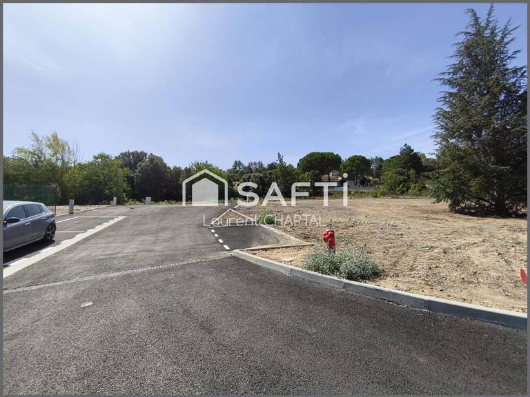 Terrain constructible et viabilisé. — photo 1