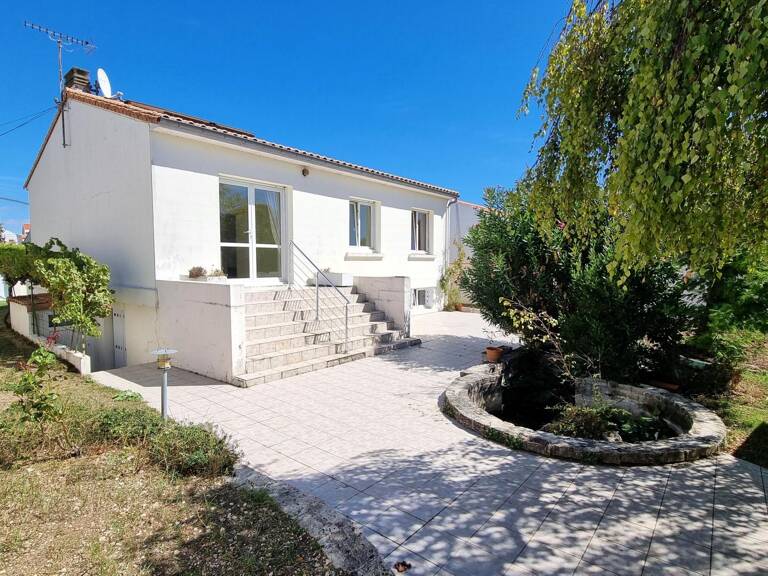 AYTRÉ  MAISON LUMINEUSE AVEC JARDIN, SOUS-SOL ET FORT POTENTIEL — photo 1