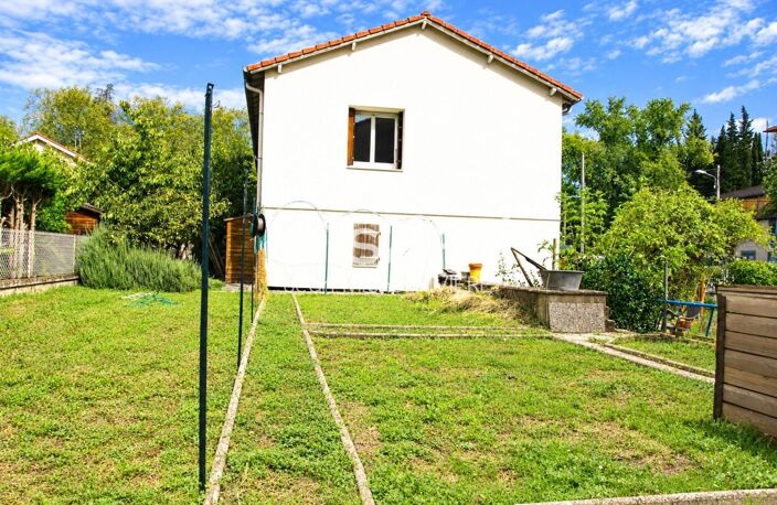 Je vous invite à venir découvrir cette maison familiale de 147 m2 habitable, située sur la commune prisée de Caluire-et-Cuire. — photo 3