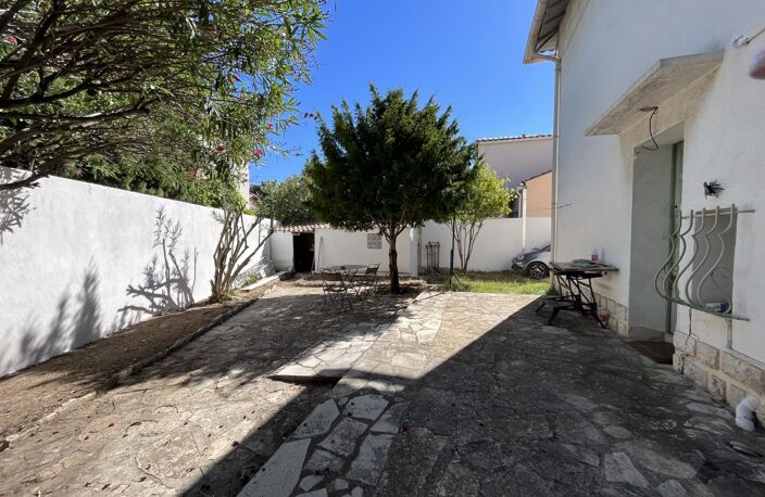 Maison T6 avec garage — photo 2