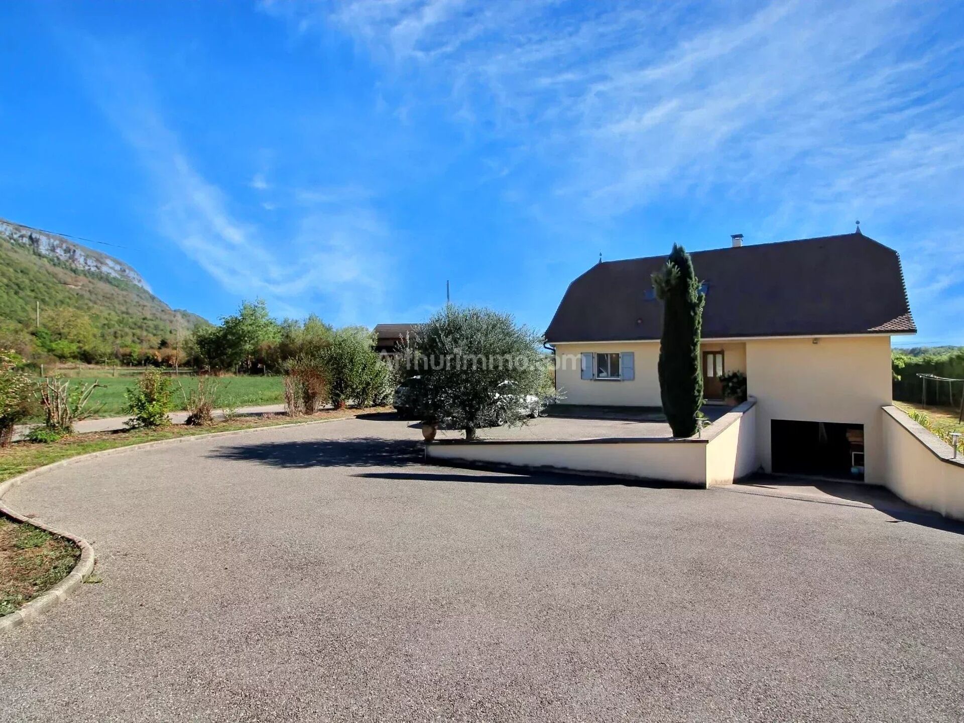Maison 5 pièces 155 m² · à Groslée-Saint-Benoit · 155 m² · 339 000 €