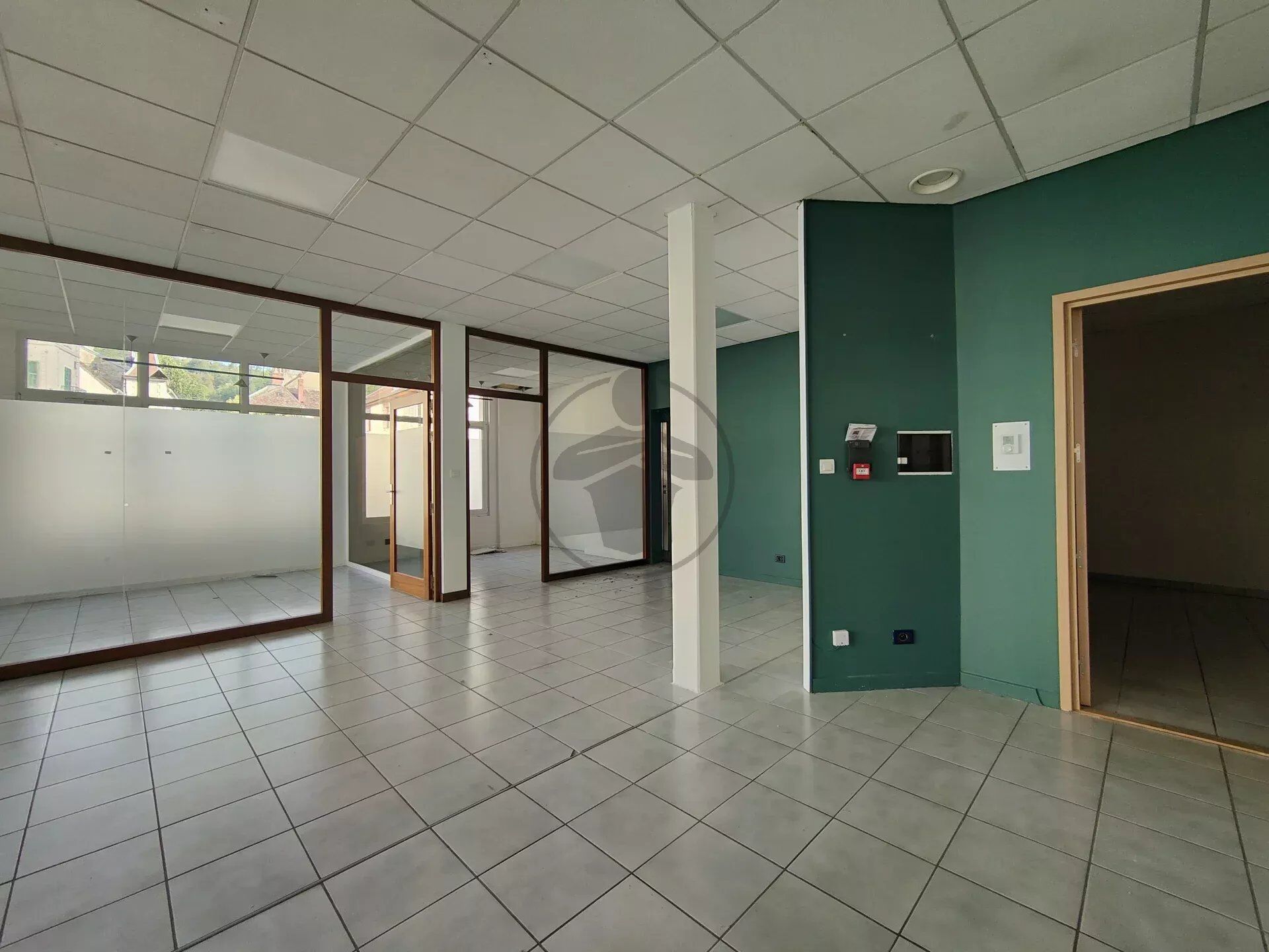 Acheter commerce de 4 pièces 87 m² 99 000 € à Baume-les-Dames (25110) : une annonce Arthurimmo.com — 2