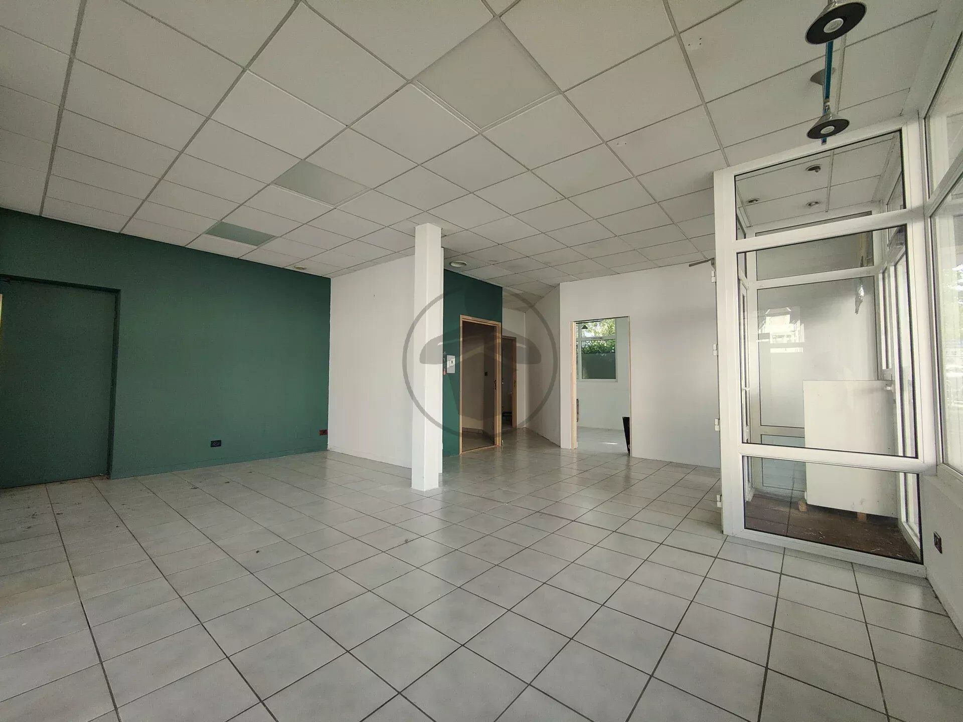 Acheter commerce de 4 pièces 87 m² 99 000 € à Baume-les-Dames (25110) : une annonce Arthurimmo.com — 3