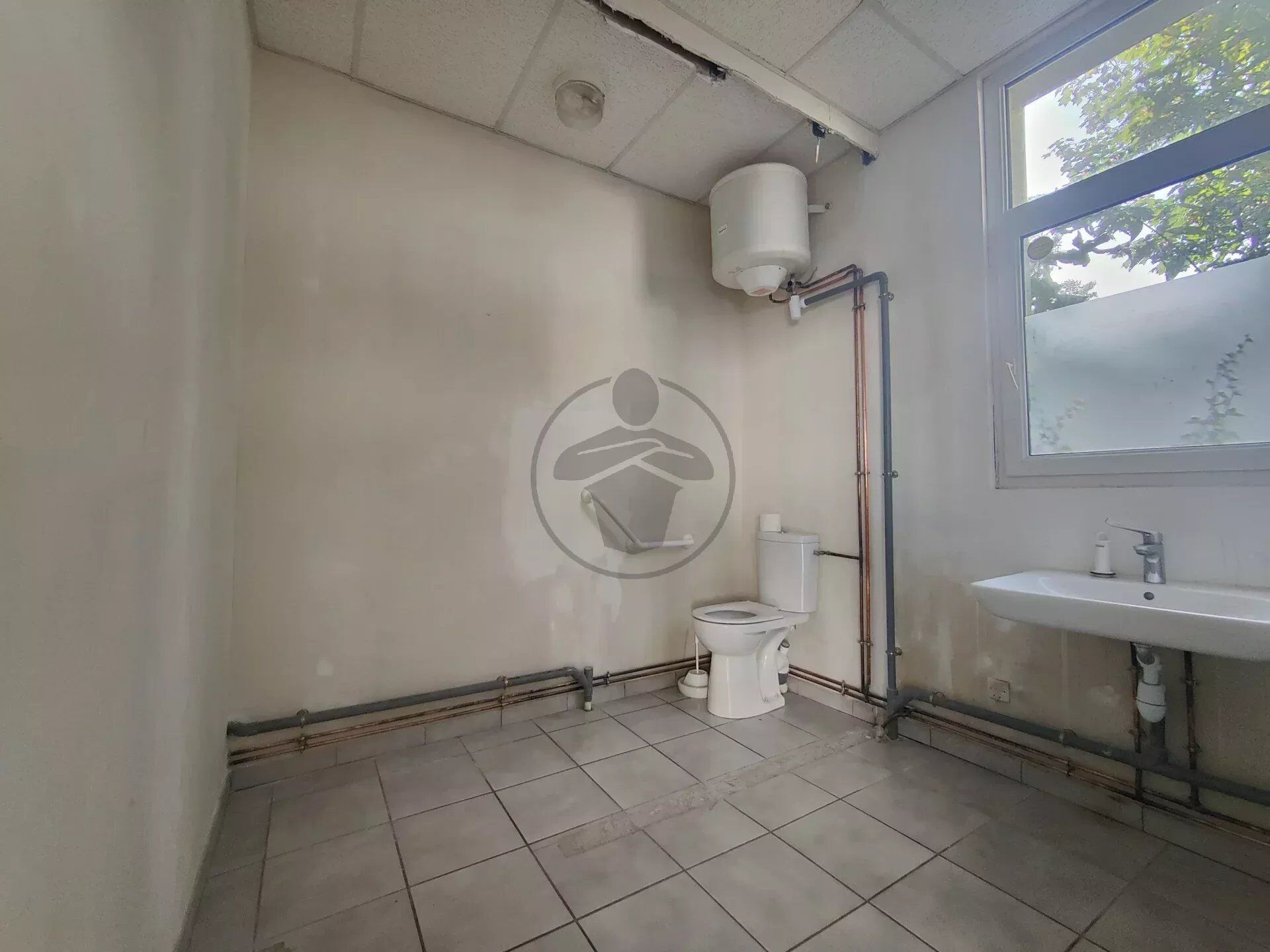 Acheter commerce de 4 pièces 87 m² 99 000 € à Baume-les-Dames (25110) : une annonce Arthurimmo.com — 4