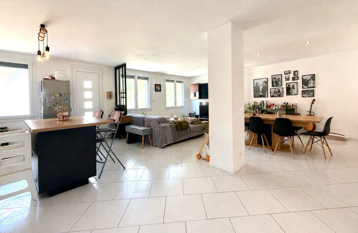 LE QUESNEL - MAISON MITOYENNE DE PLAIN PIED - 3 CHAMBRES - J — photo 4