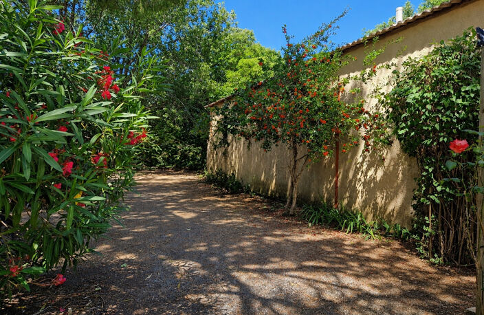 Lunel-Viel - PROPRIÉTÉ DE CHARME SUR PRÈS DE 1,5 HECTARES — photo 4