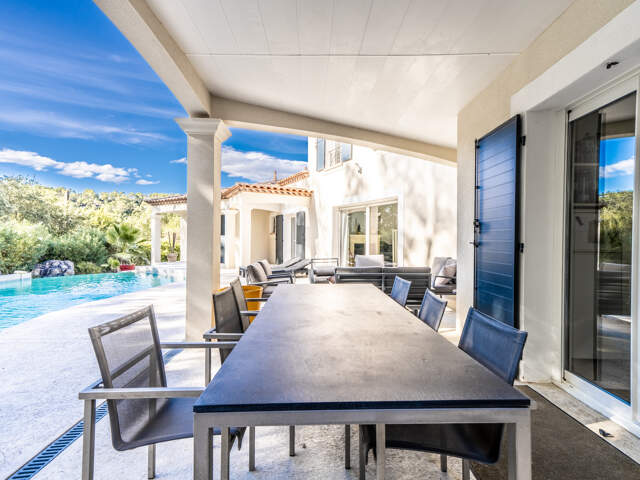 Montferrier-sur-Lez   Maison familiale avec piscine à débord — photo du bien