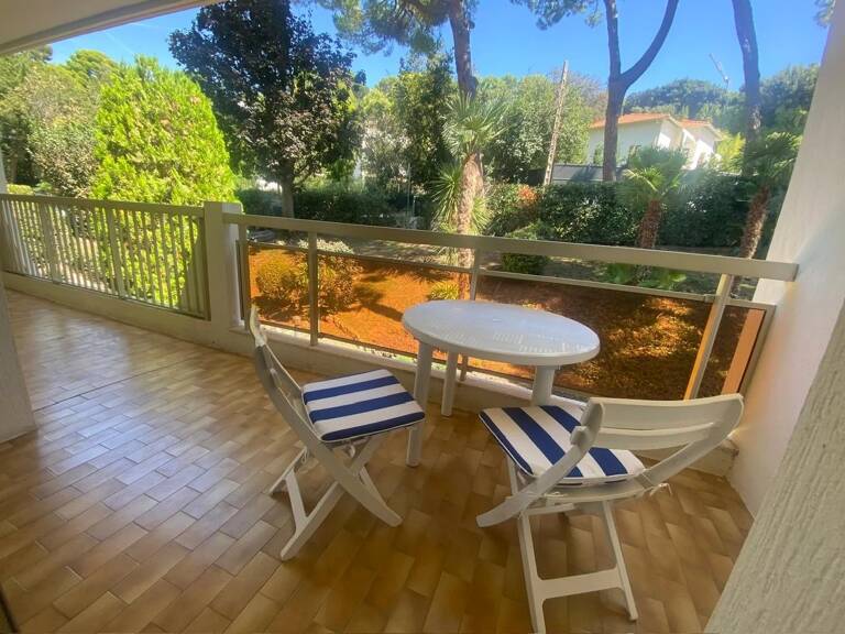 DANS RESIDENCE DE STANDING AVEC PARC ET PISCINE F2 MEUBLE AVEC PARKING SOUS SOL — photo 1