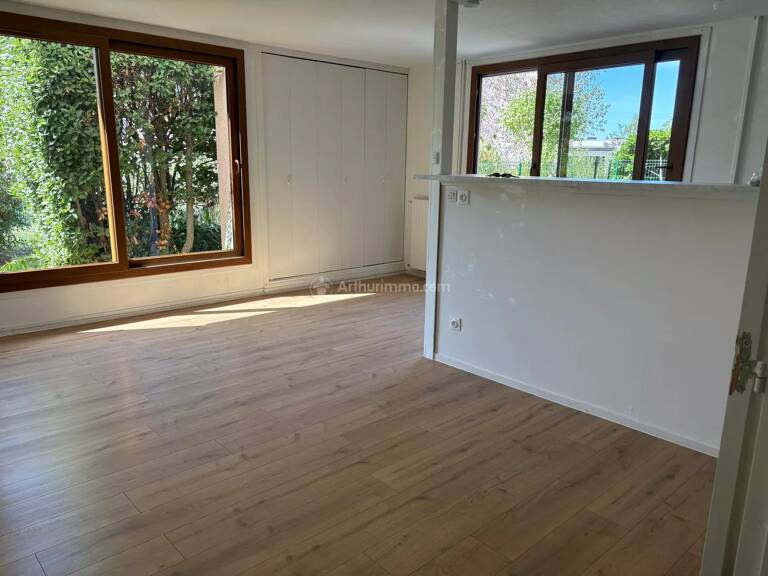 À louer – Très beau T3 de 70 m² avec terrasse de 16 m² – Décines — photo 1