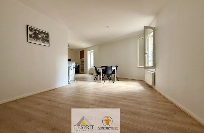 A LOUER APPARTEMENT MEUBLÉ – 3 PIÈCES – CENTRE-VILLE DE BRIVE — photo 2