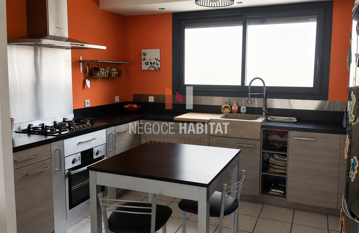 Ensemble immobilier 350 m2   Maison + 5 logements   Mauguio — photo 3