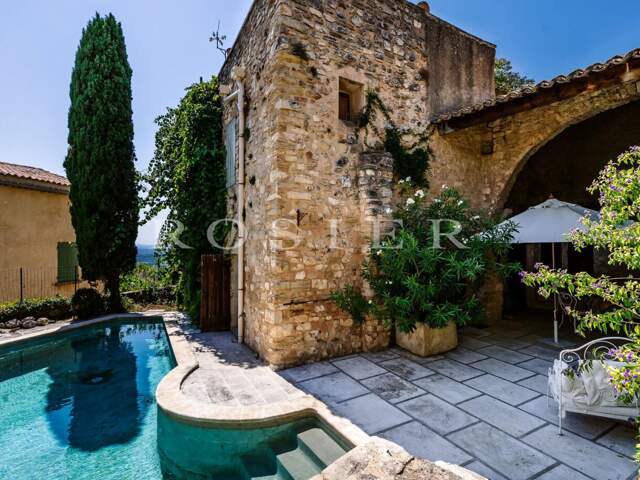 Le Barroux – Maison historique du XVIᵉ siècle à vendre avec pisc — photo du bien