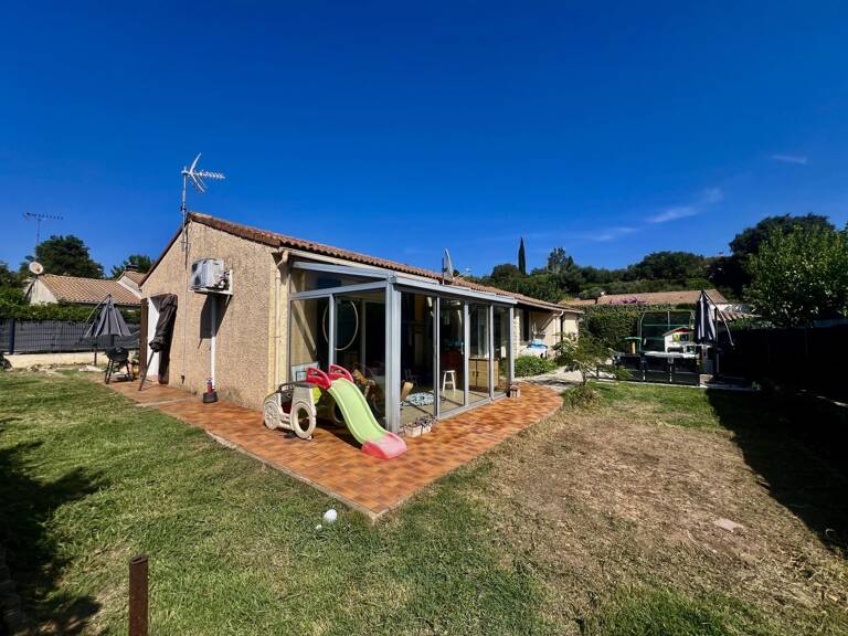 Villa NON MITOYENNE — photo 1