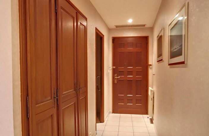 APPARTEMENT 5 PIECES HYPER-CENTRE! — photo 2
