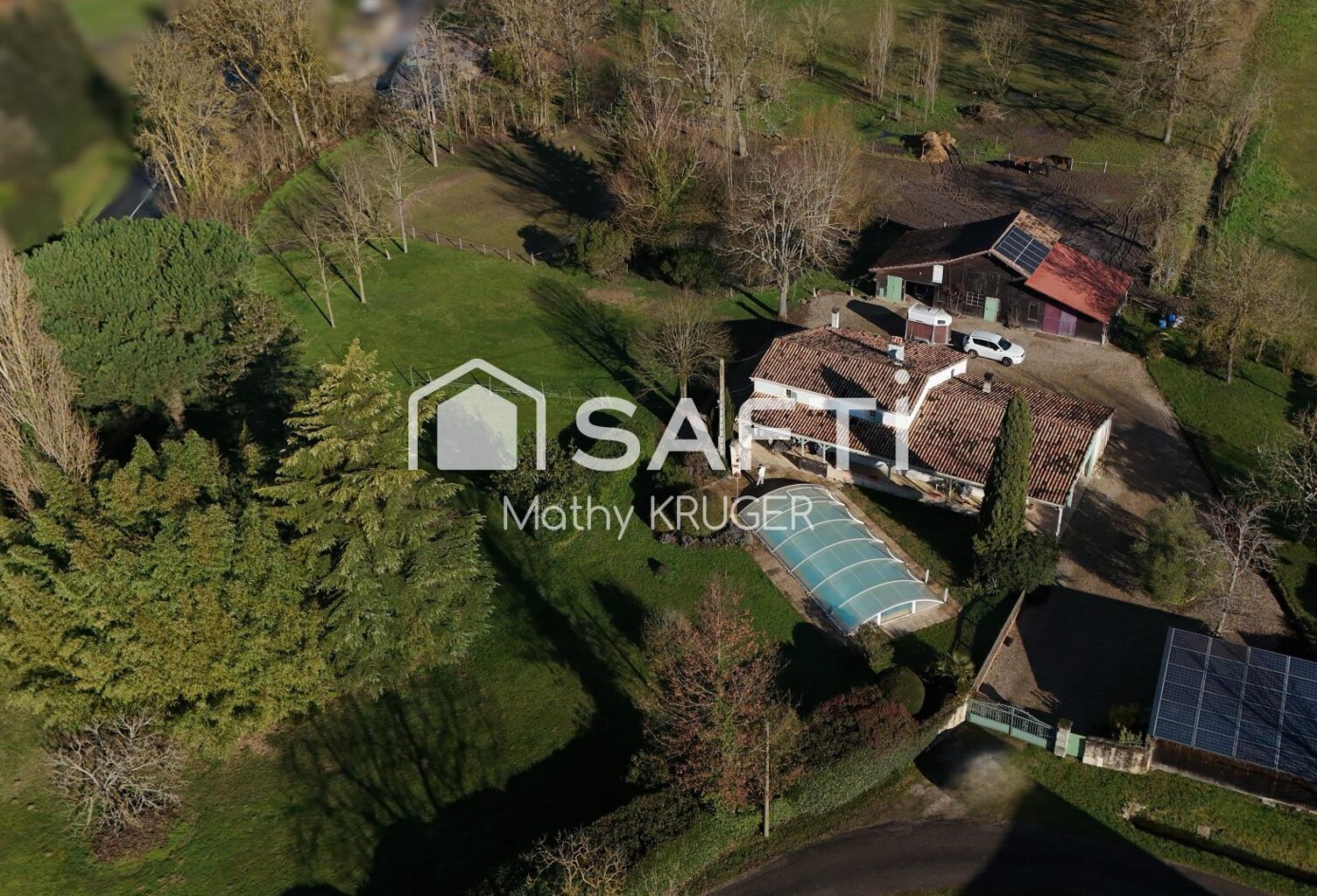 Propriété équestre avec maison et dépendances — photo 1