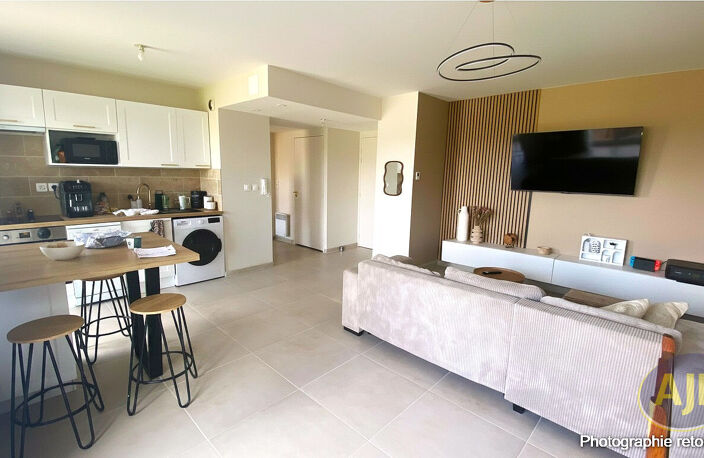 Appartement Avrille 2 pièce(s) 46.1 m2 — photo 2