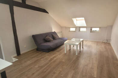 Appartement 3 pièces 887 €