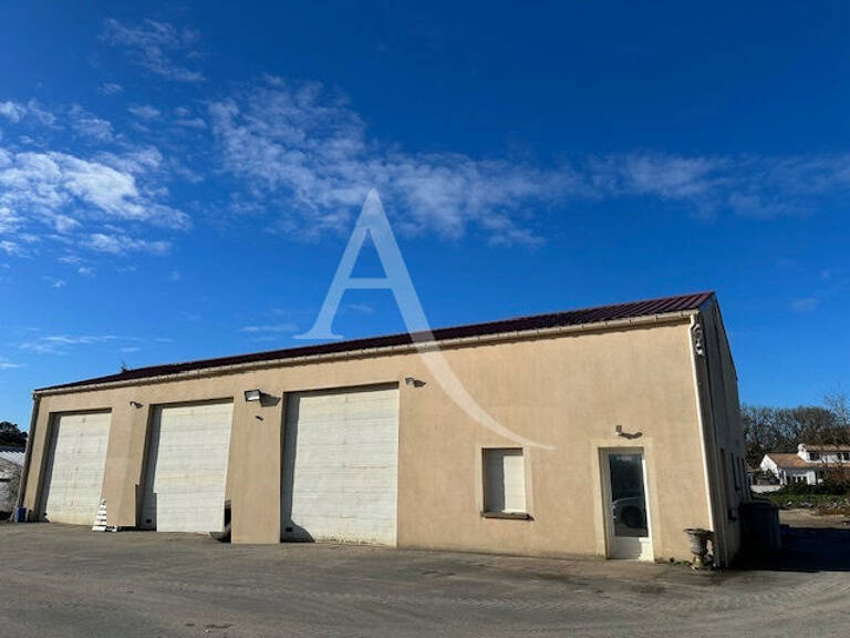 Entrepôt / local industriel Breuil Magne 240 m2 — photo 1