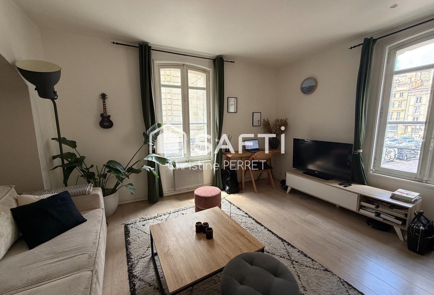 T2 , lumineux plein centre, côté quai ,Garonne , résidence en pierre — photo 1