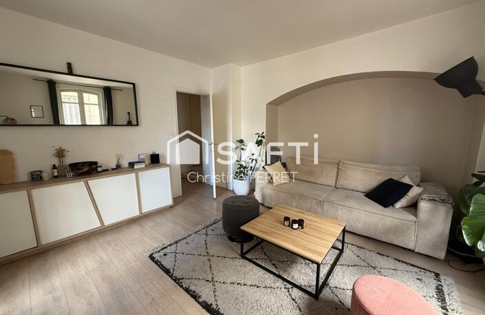 T2 , lumineux plein centre, côté quai ,Garonne , résidence en pierre — photo 2
