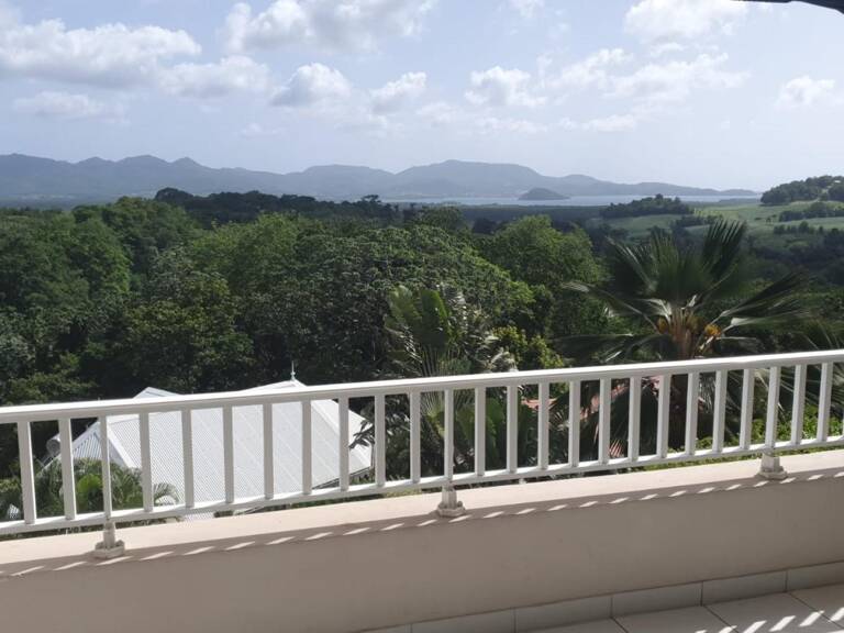 DUCOS  Appartement T4 en RDC avec grande terrasse et vue mer — photo 1