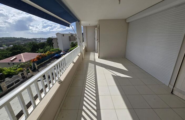 DUCOS  Appartement T4 en RDC avec grande terrasse et vue mer — photo 3