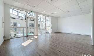Bureau  94 m² à louer à Saint-Priest (69800)