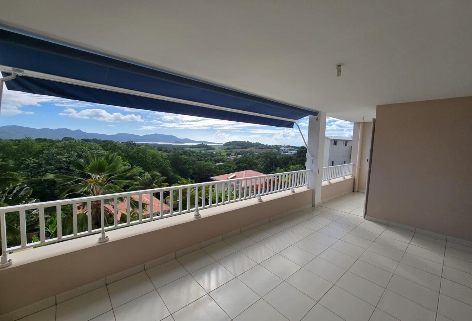 DUCOS  T4 AVEC TERRASSE, VUE MER ET SUITE PARENTALE — photo 1