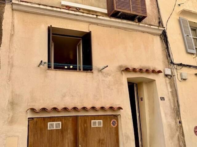 Appartement duplex T2 + studio à la vente dans la citadelle de Bonifacio — photo du bien