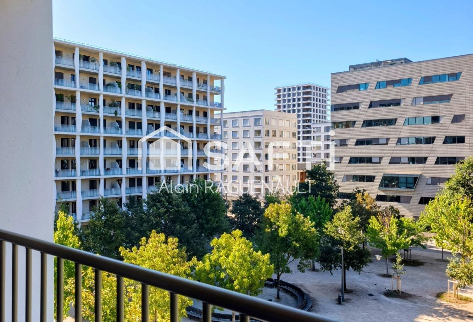 LYON 2 CONFLUENCE - HOTEL de REGION - — photo 1
