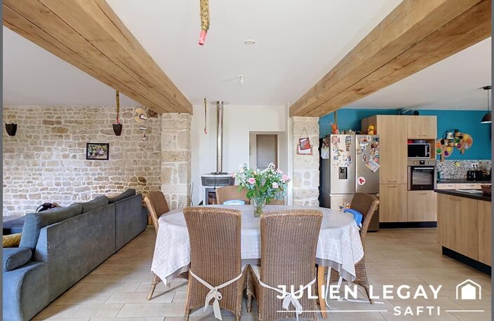 COUP DE CUR  AUTHENTIQUE MAISON EN PIERRE ENTIÈREMENT RÉNOVÉE — photo 2