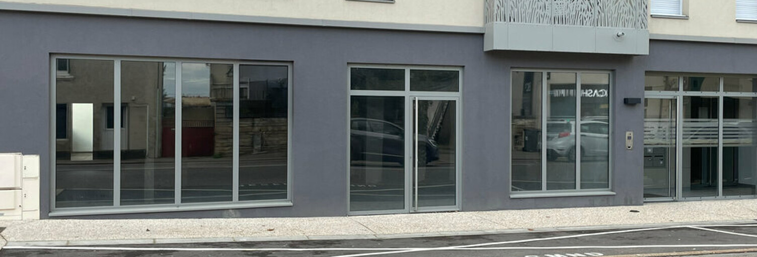 Commerce  179 m² à louer à Saint-Bonnet-de-Mure (69720)
