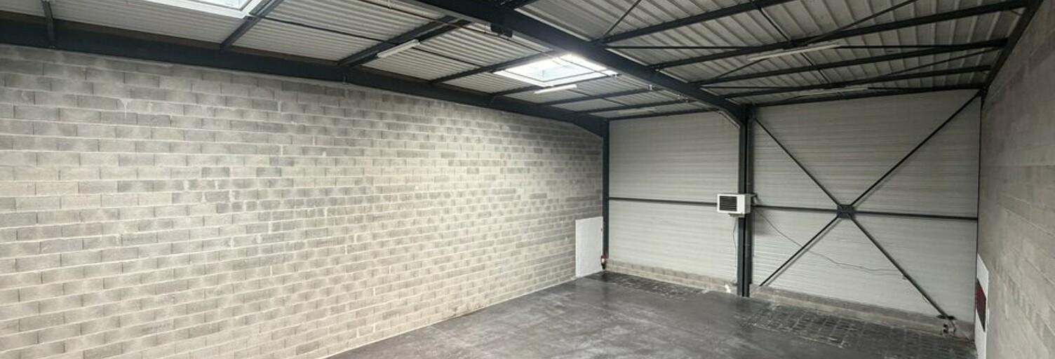 Commerce  340 m² à louer à Saint-Priest (69800)