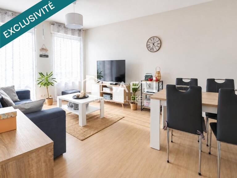 BEL APPARTEMENT F2 REFAIT A NEUF DANS RESIDENCE SECURISEE AVEC ASCENSEUR — photo 1