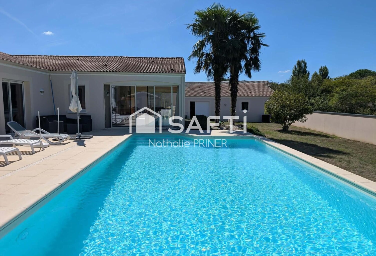 Spacieuse maison de plain-pied avec piscine — photo 1